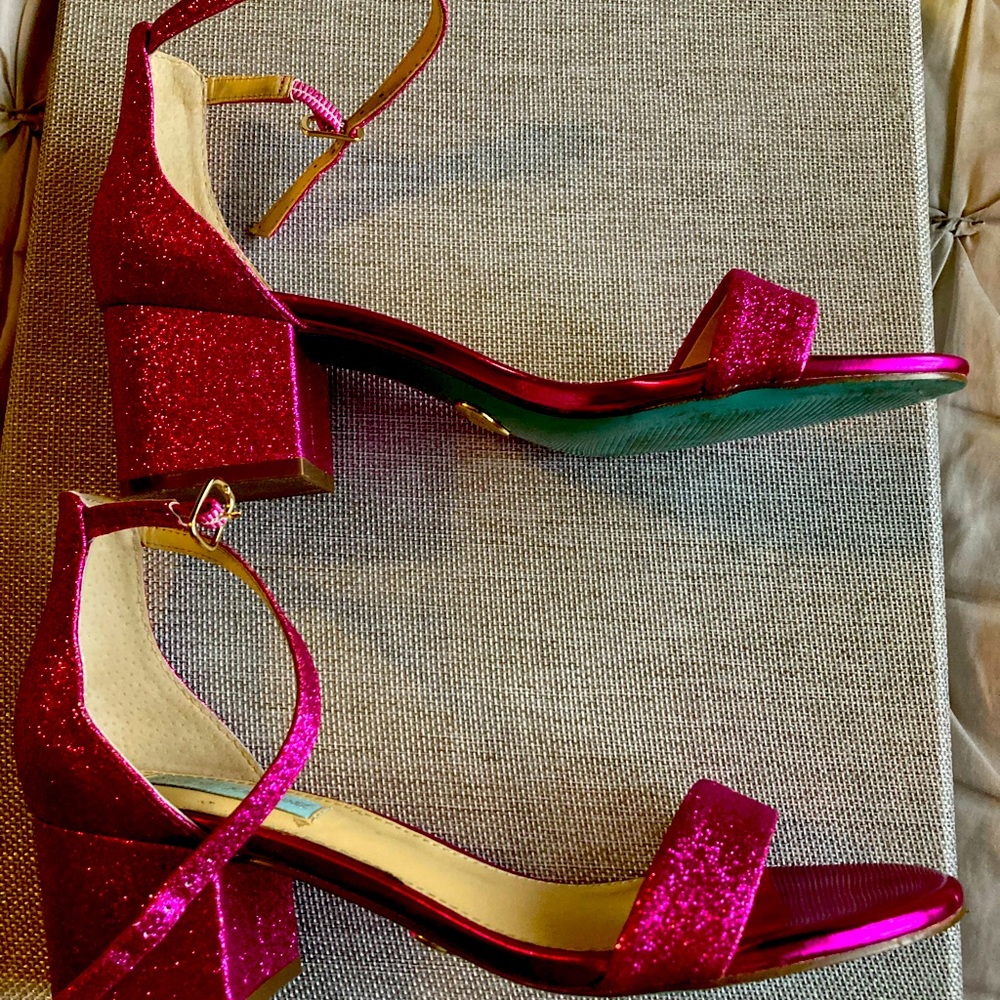Women’s Betsey Johnson glitter pink heels
